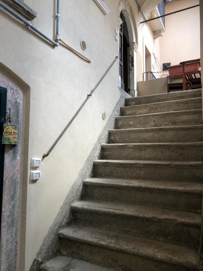 Il Minotauro B&B A 5 Minuti Da Popoli Vittorito 外观 照片