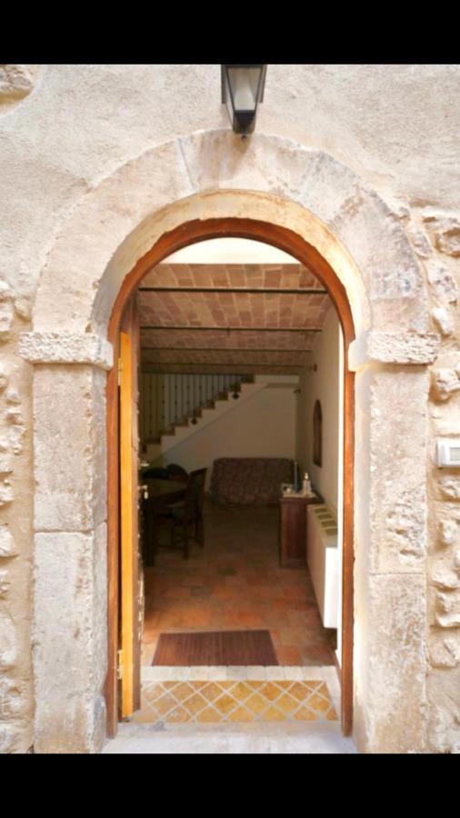 Il Minotauro B&B A 5 Minuti Da Popoli Vittorito 外观 照片